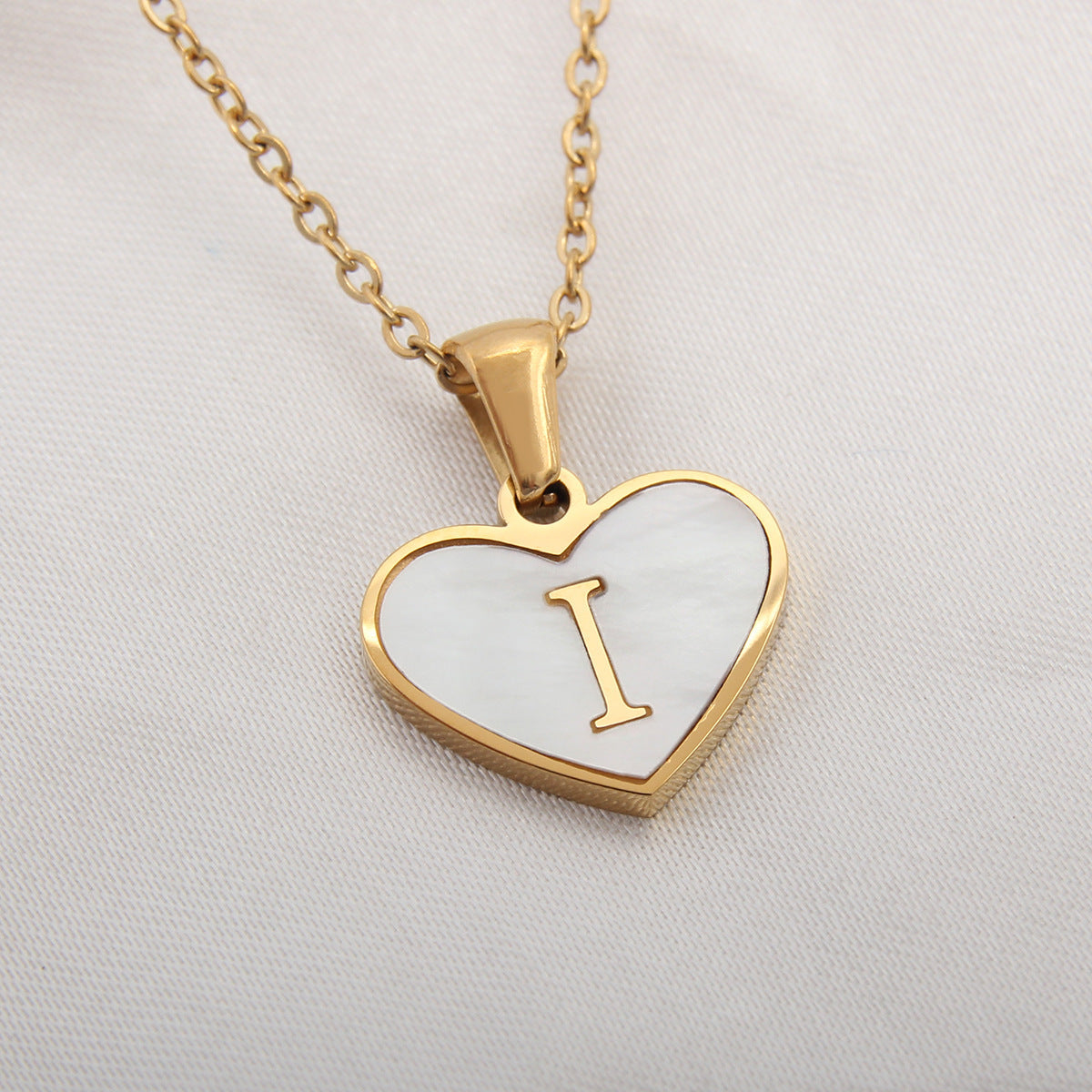 26 Letter Heart-shaped Necklace White Shell Love Clavicle Chain Fashion Personalized Necklace For Women Jewelry Valentine&